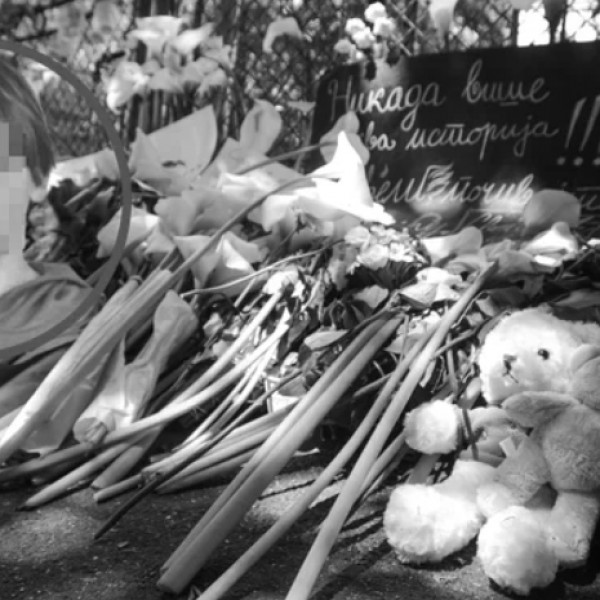 Незапаметена трагедија: Денес се навршува една година исполнета со тага, болка и плач, откако момче уби 10 души во основното училиште „Владислав Рибникар“