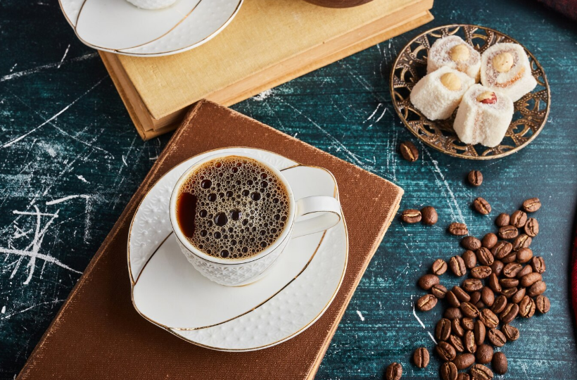 Комбинацијата на оваа намирница со кафе може да биде смрт за стомакот: Гастроентеролог откри каде свесно грешиме, а е опасно